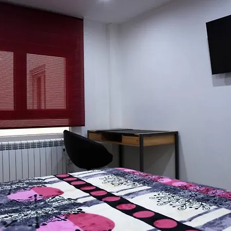 Apartament Recomendado Wifi 12 Min Ayto 4 Habs Dobles Parking Oviedo